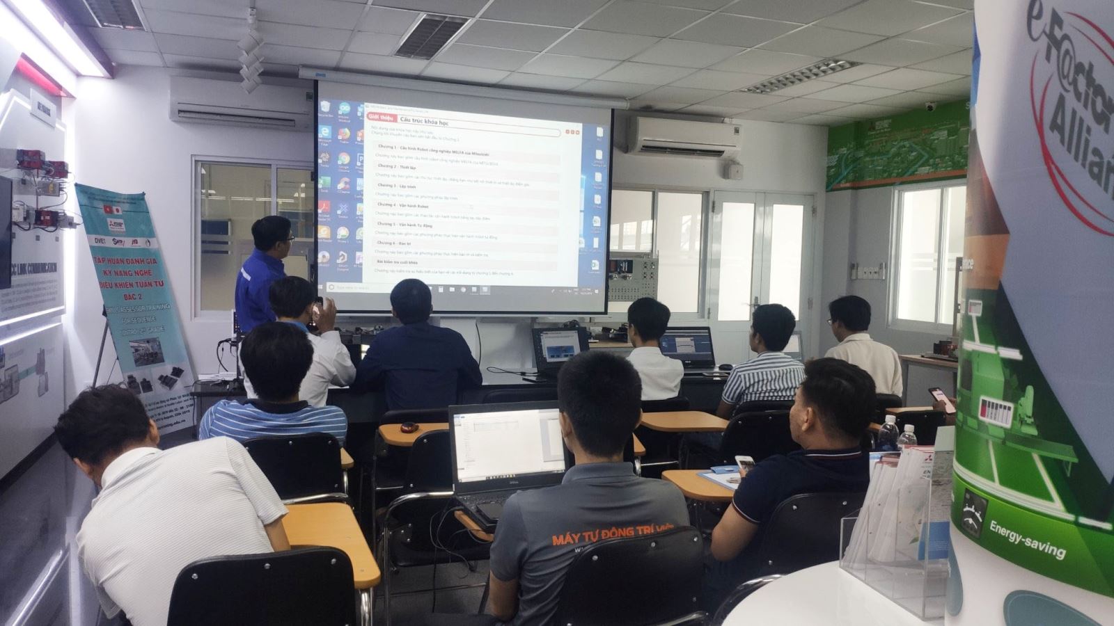 TẬP HUẤN  "LẬP TRÌNH ĐIỀU KHIỂN ROBOT MITSUBISHI" TẠI TRUNG TÂM ĐÀO TẠO TRỰC THUỘC BQL KHU CNC THÀNH PHỐ