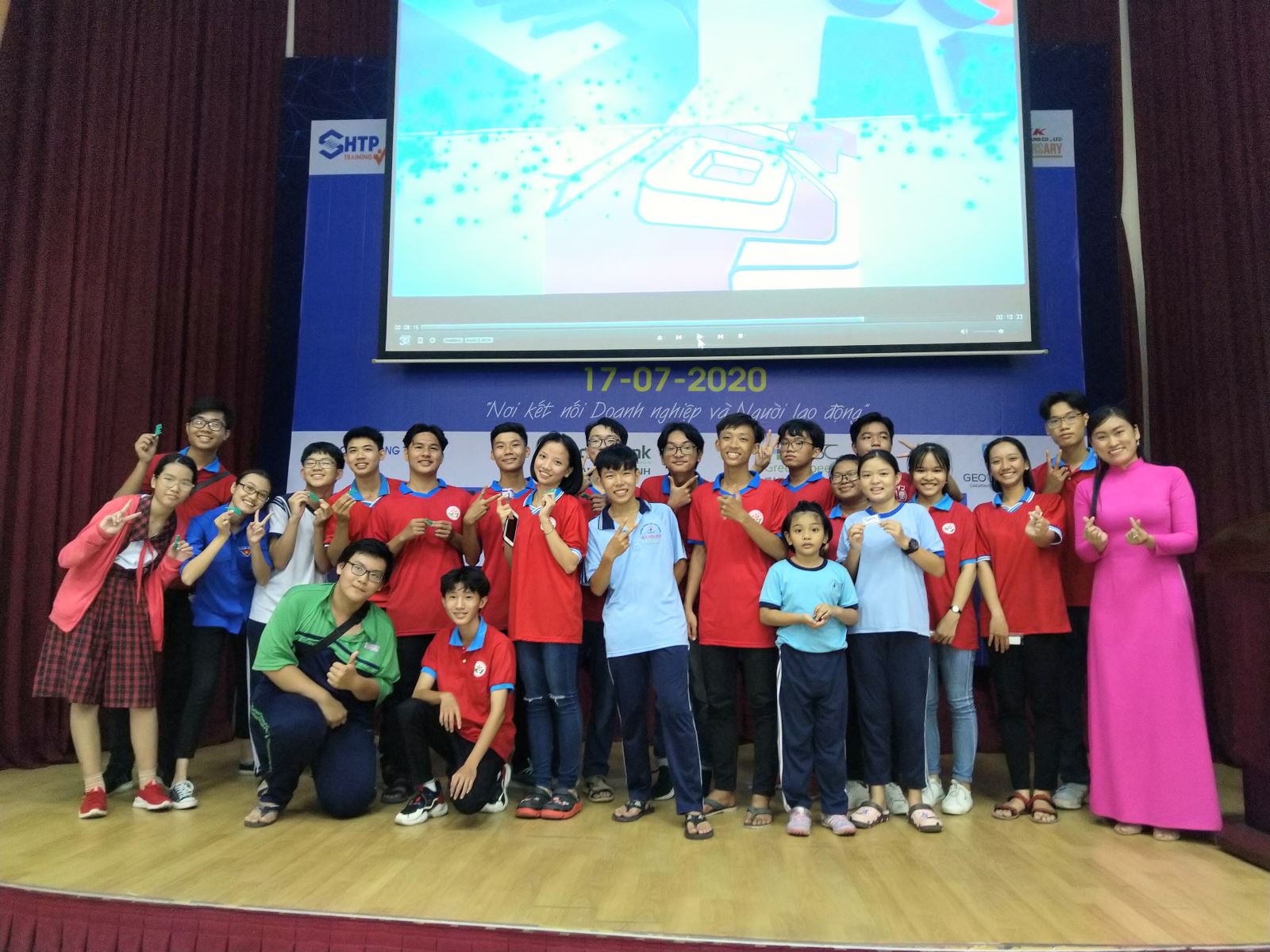 CHIẾN DỊCH HOA PHƯỢNG ĐỎ CÙNG SHTP TOUR