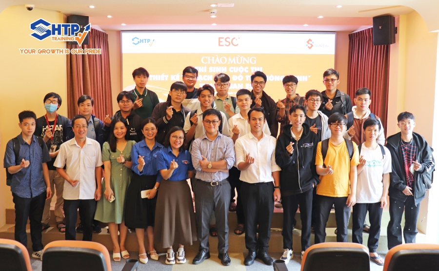 Chào đón các thí sinh cuộc thi Thiết kế vi mạch cho đô thị thông minh lần 2 năm 2024 đến tham quan tại Khu Công nghệ cao