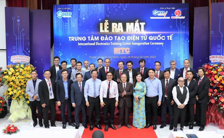 Lễ Ra mắt Trung tâm Đào tạo Điện tử Quốc tế - International Electronics Training Center (IETC)