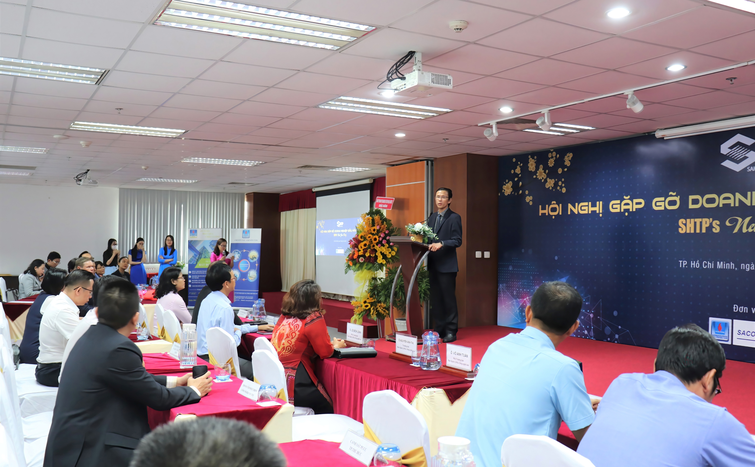 HỘI NGHỊ GẶP GỠ DOANH NGHIỆP ĐẦU NĂM 2021