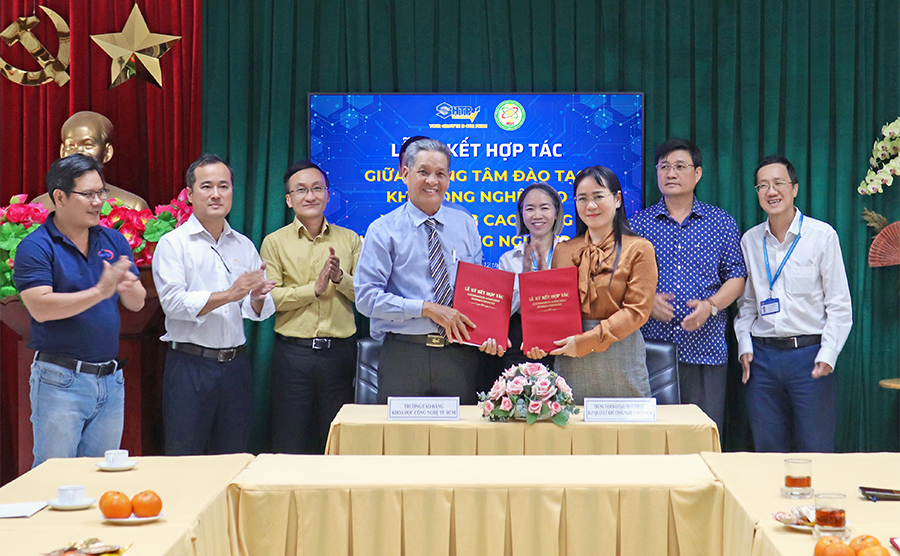 TRUNG TÂM ĐÀO TẠO KHU CÔNG NGHỆ CAO KÝ KẾT HỢP TÁC VỚI TRƯỜNG CAO ĐẲNG KHOA HỌC – CÔNG NGHỆ TP.HCM PHÁT TRIỂN ĐÀO TẠO VI MẠCH BÁN DẪN