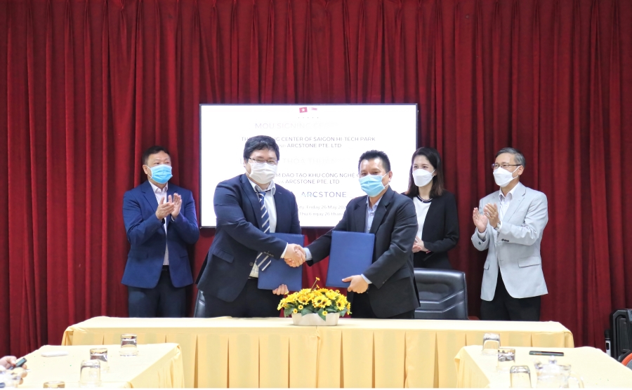 Hợp tác đào tạo nguồn nhân lực số hóa